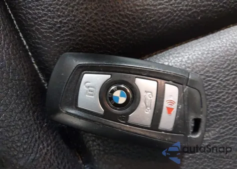 2013 BMW 528I xDrive z USA, uszkodzony, nr VIN WBAXH5C51DD113804